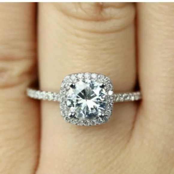 .925 Sterling Silver and White Sapphire Ring - Picture 2 of 5